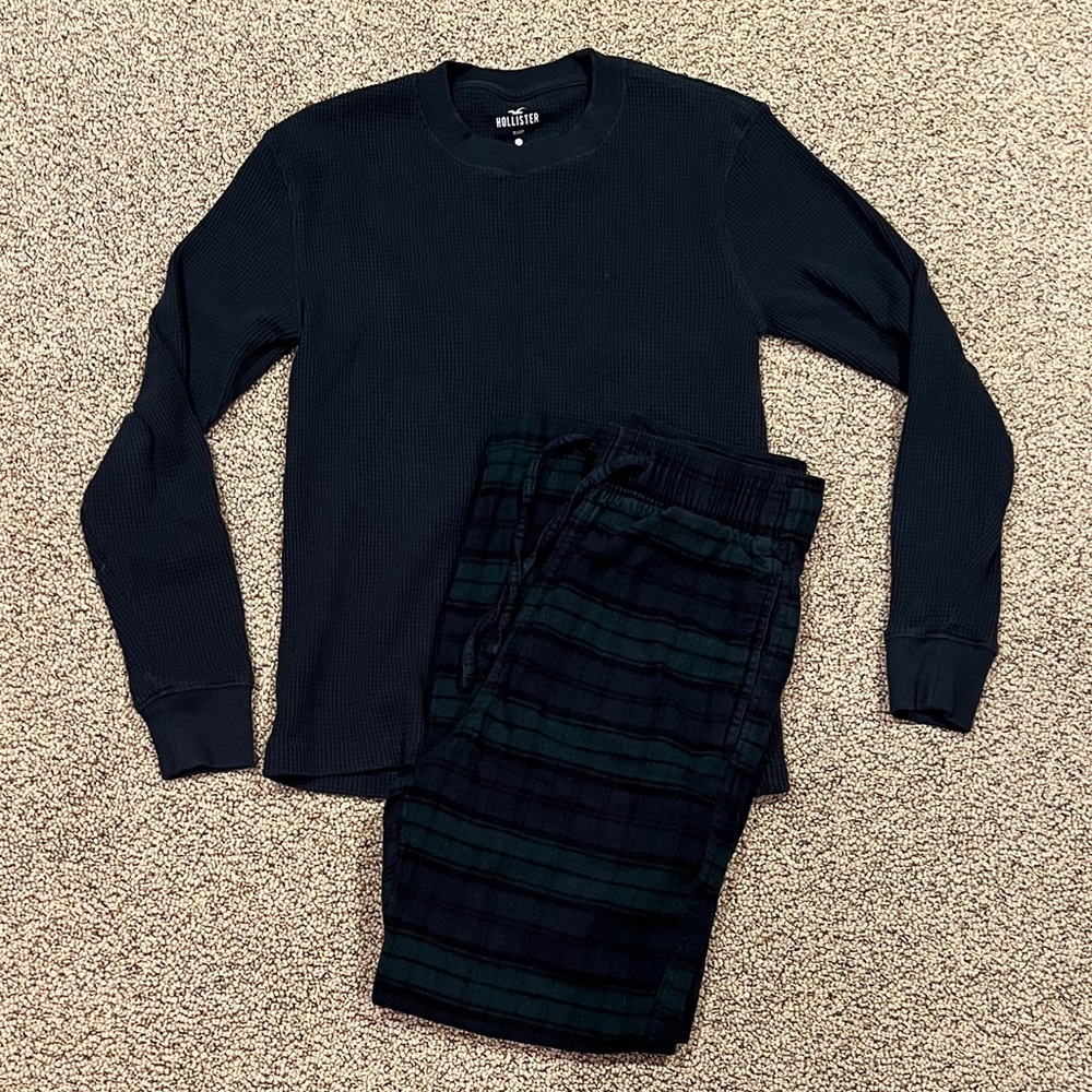 Hollister Navy Waffle-Knit Top with Dark Green & Navy Plaid Pants